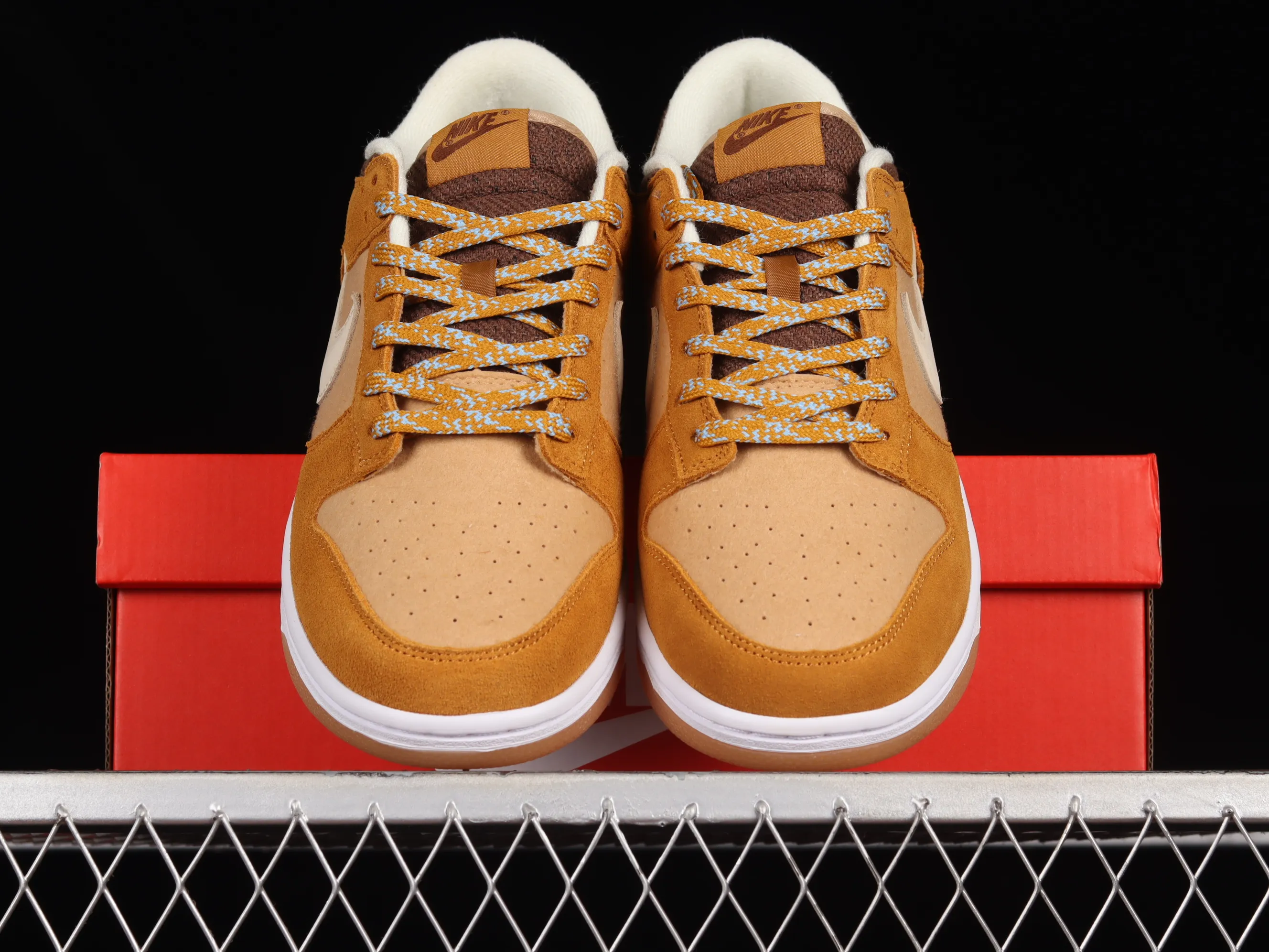 All categories Nk SB Dunk series Nk SB Dunk Low low-top sneakers F version Nk Dunk Low Bear joint name wheat color SB low-top sports and leisure sneakers DZ5350-288